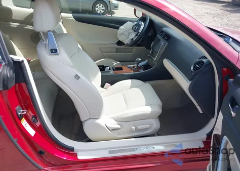 2015 Lexus Is 250C z USA, uszkodzony, nr VIN JTHFF2C27F2532942